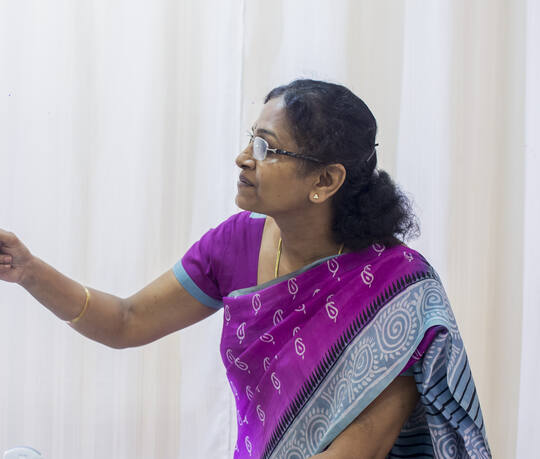 சென்னை நீலாங்கரை ஜனனம் ஃபெர்ட்டிலிட்டி சென்டரின் ஸ்கேன் அறையில் ultrasound ஸ்கேனரில் Dr Prema