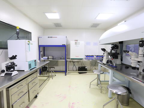 The embryology lab at Jananam Neelankarai